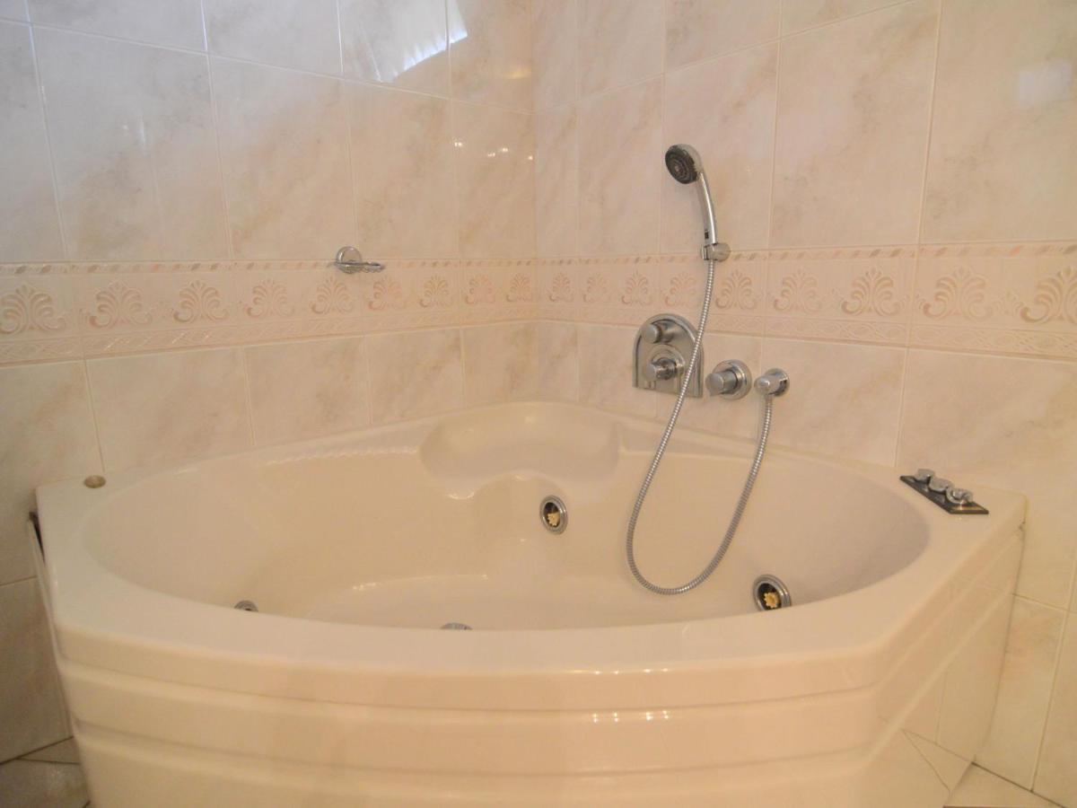 Holiday Home With Pool Sauna Лунтерен Екстериор снимка